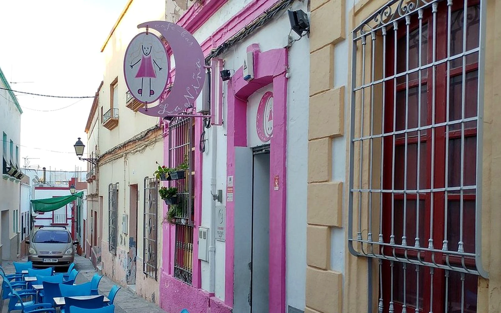 Bar la Niña