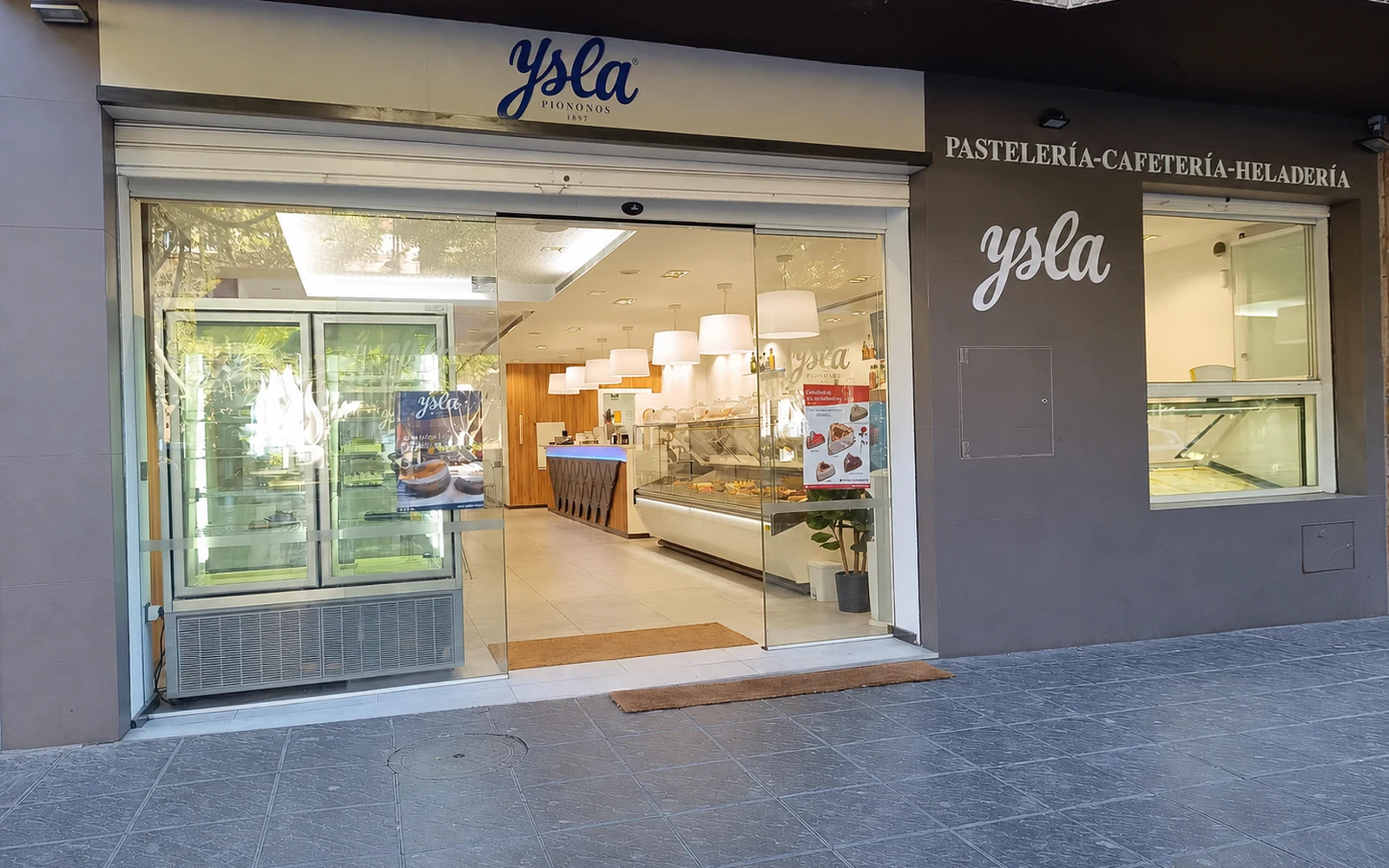 Ysla Piononos Almería